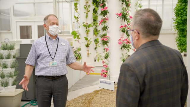 Administrator Wheeler tours Walt Disney World Resort’s food loss and waste practices.