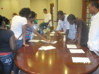 Before the presentation, participants fill out a 'pre-test' to evaluate knowledge on climate change.