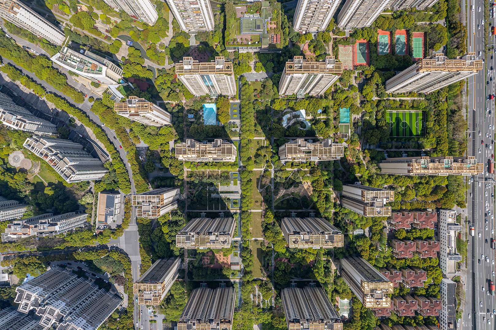 Overhead view of city with building and trees