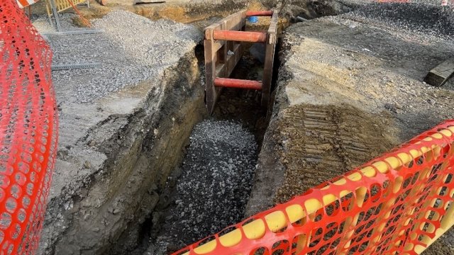 Installation of a culvert by the main line tracks