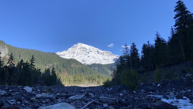 Picture of Mount Rainier in Washington State