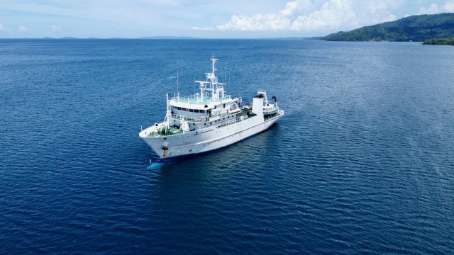 research vessel transiting across the ocean