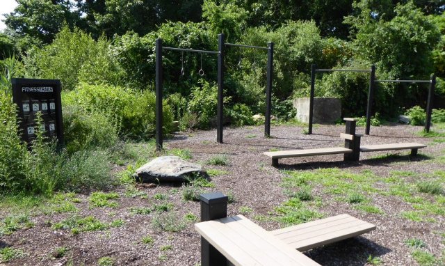 outdoor exercise equipment